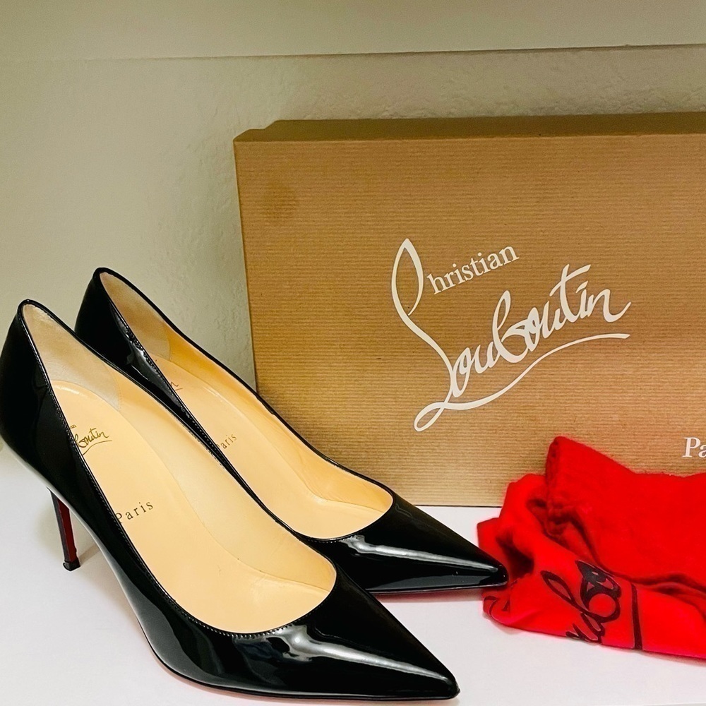 CHRISTIAN Louboutin Pigalle Follies in 85mm. Black patent. EU34.5 100% authentic